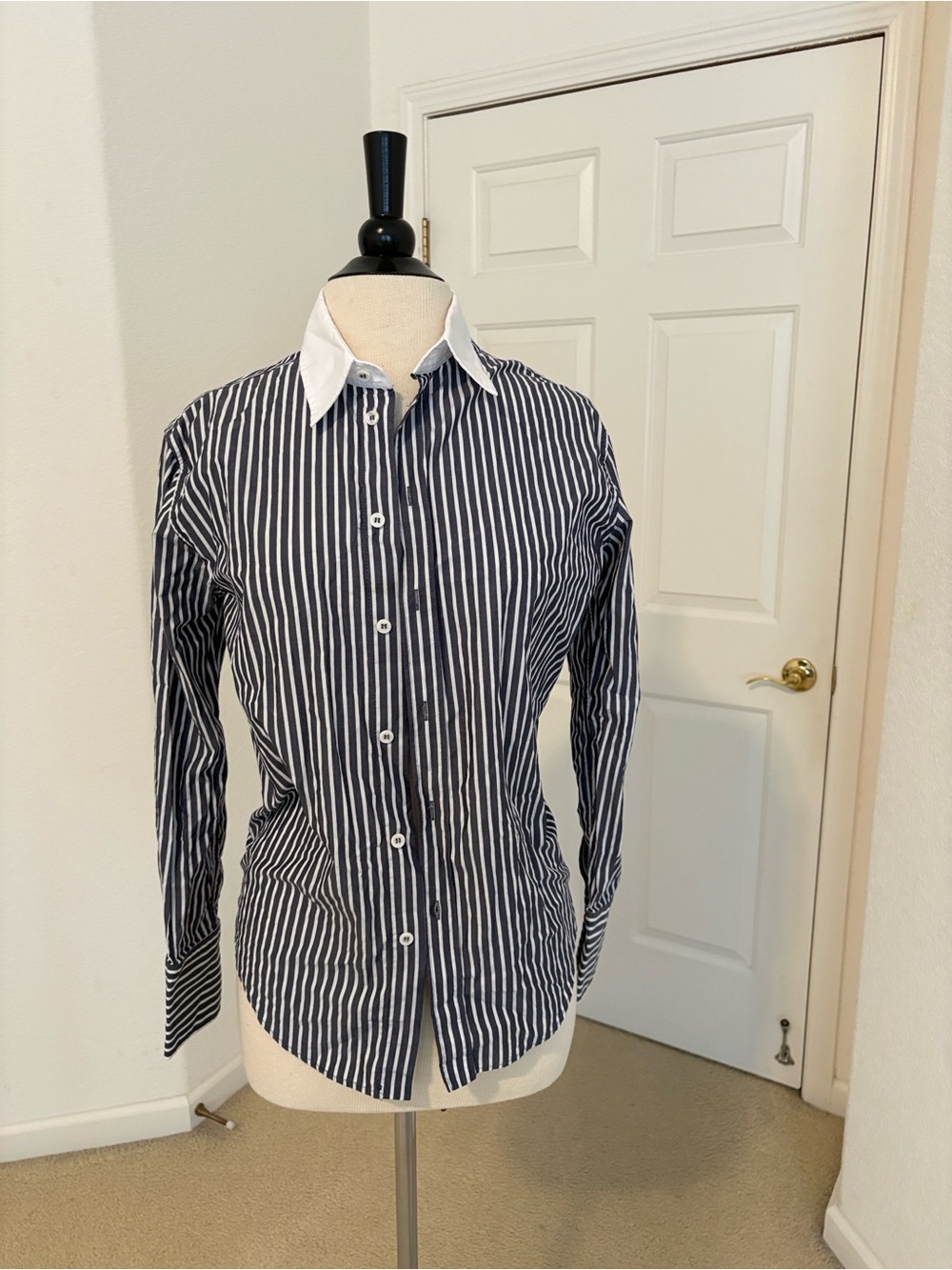 Zara women’s White Striped Button-Up Shirt with Contrast Collar
